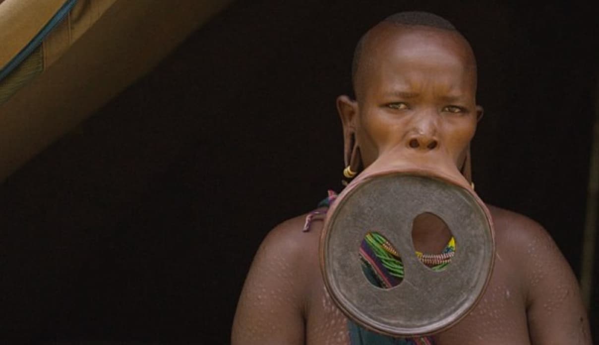 With a lip plate measuring at 19.5cm, Ethiopia’s Ataye Eligidagne holds the Guinness World Record for the largest lip plate. 